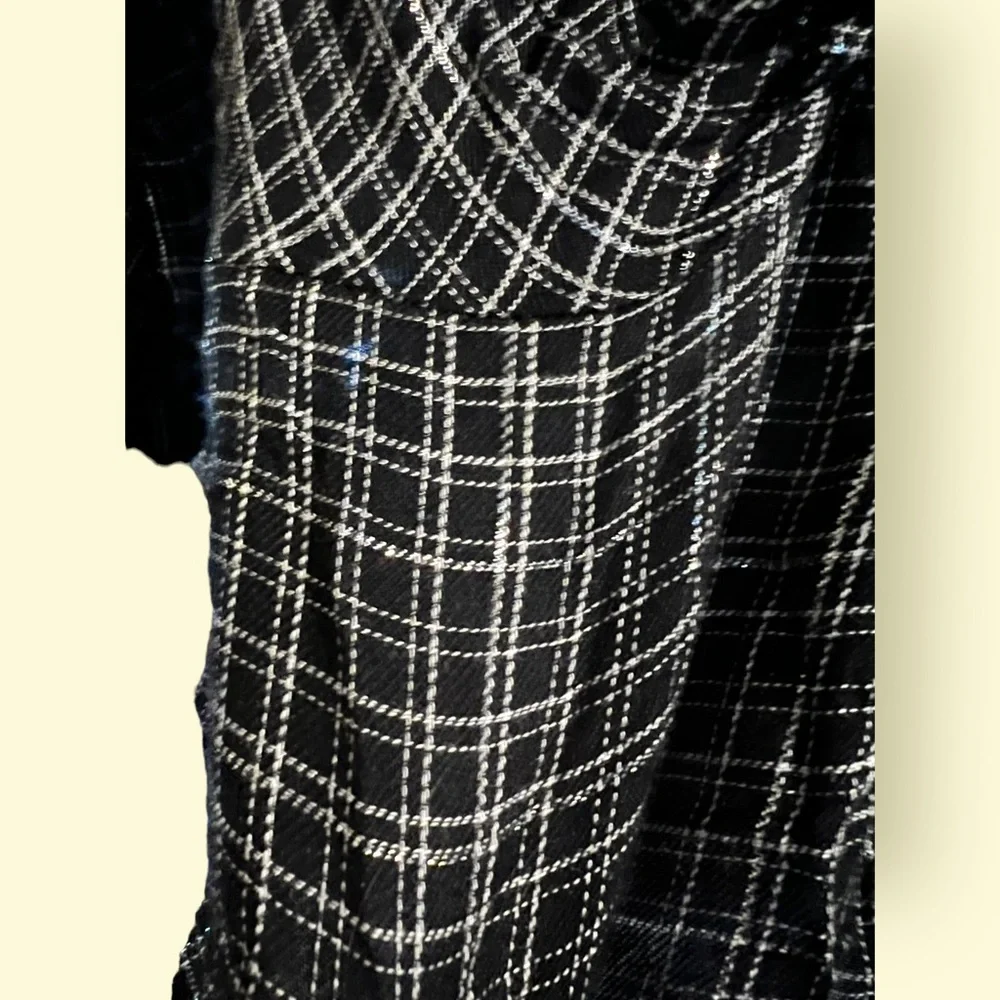 Jennifer Lopez V-neck side tie silver threads - Picture 3 of 4